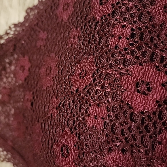 Victoria's Secret padded lacy bralette - Picture 2 of 4